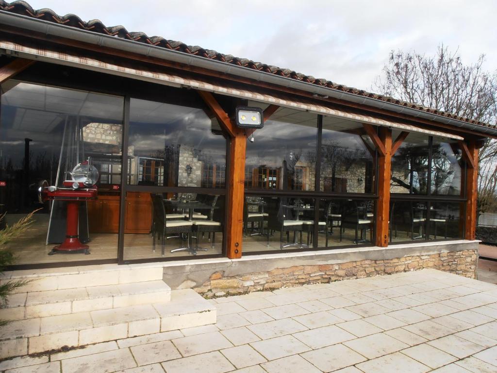 Logis Hotel Restaurant La Vieille Ferme, Macon Nord Sance Exterior photo